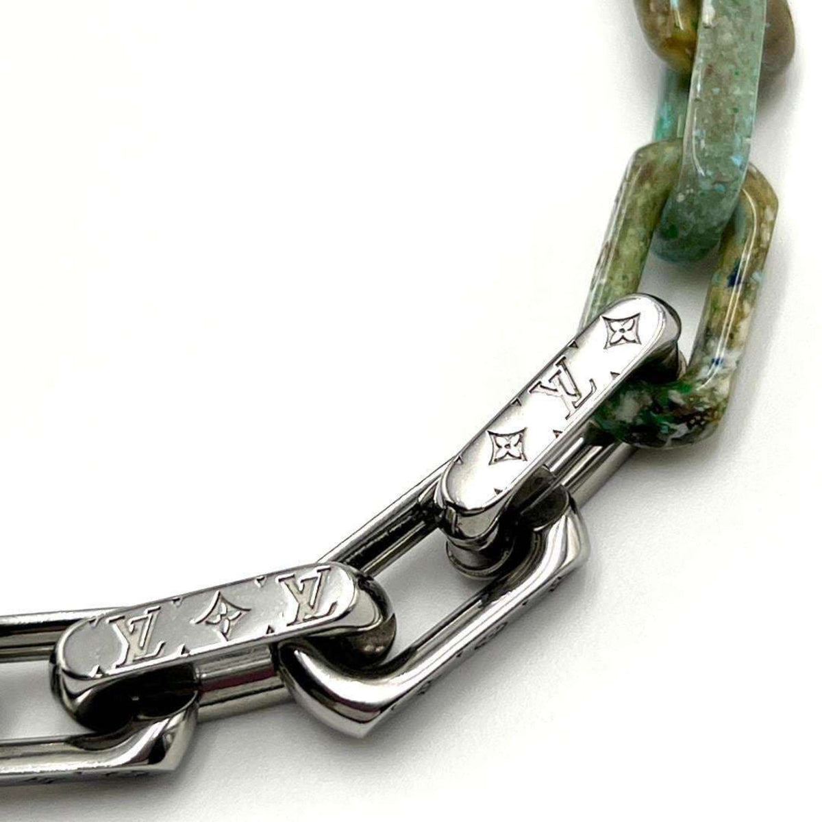 Pendant Necklace Metal and Plastic