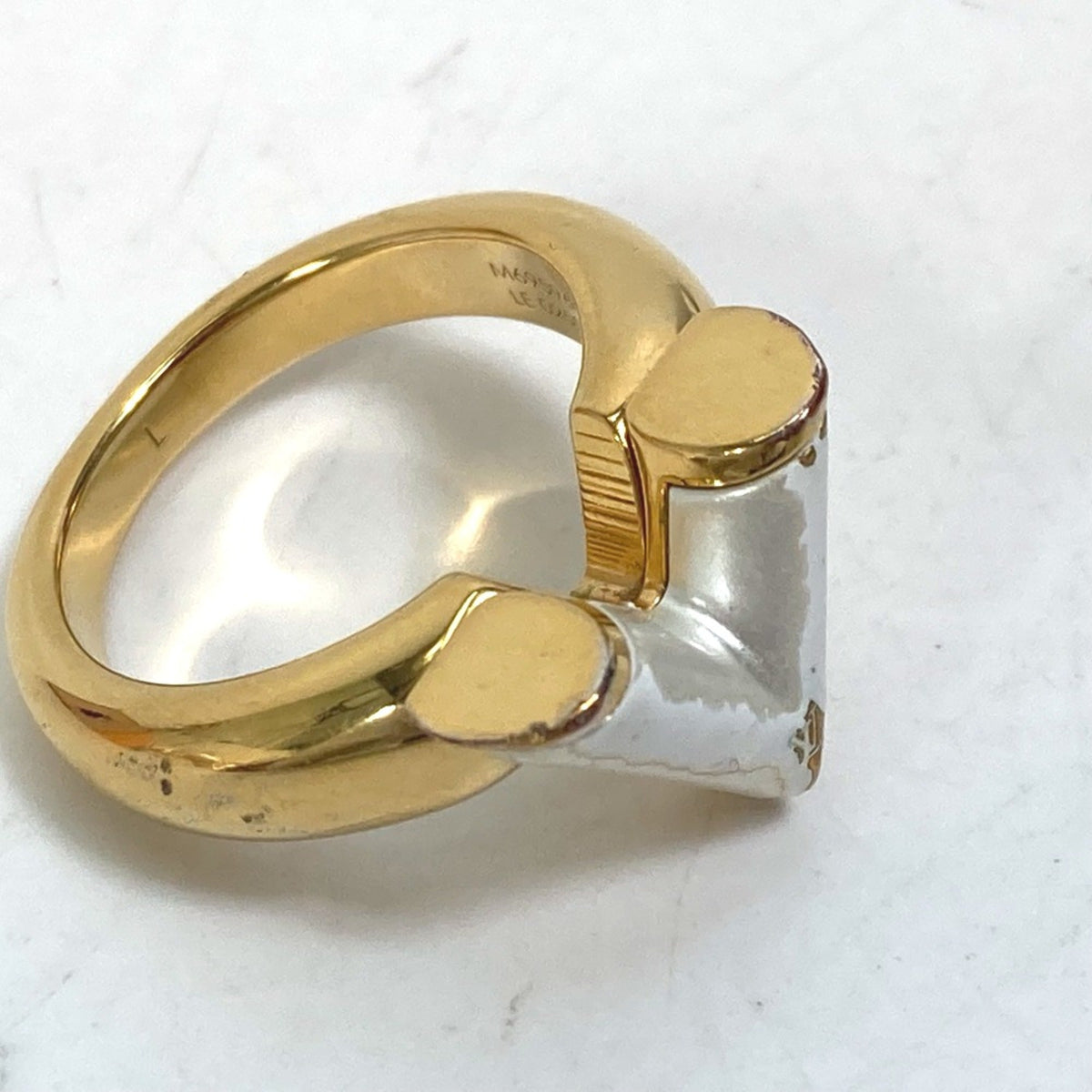 Ring Gold White
